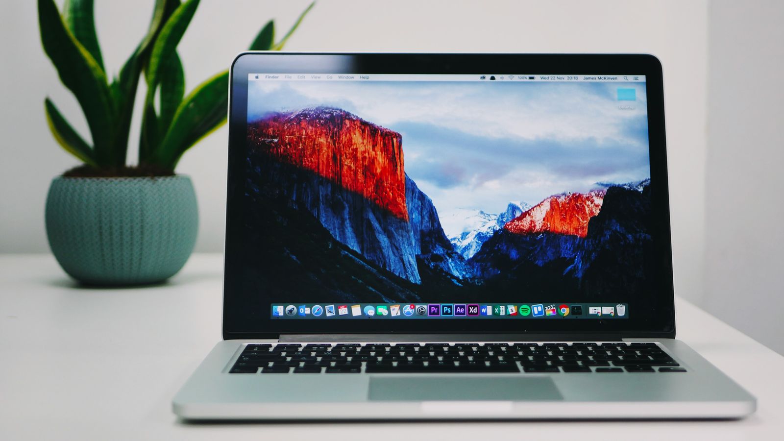 MacBook — display assembly, battery and board repair at ubrokeit in West Los Angeles